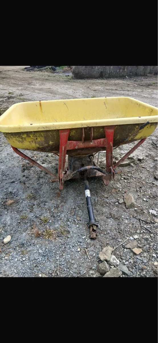 Fertiliser Spreader - Image 4