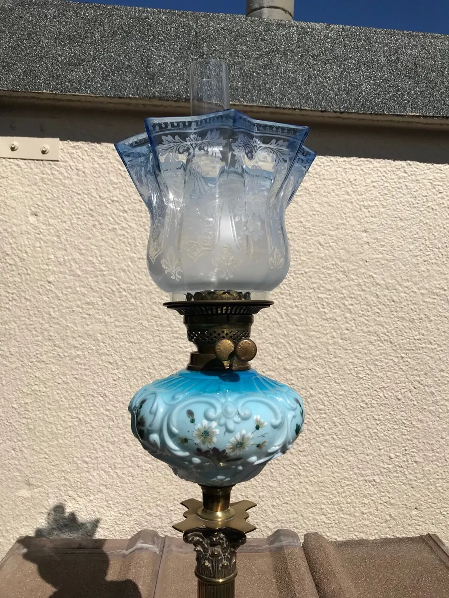 Antique oil lamp - Image 2