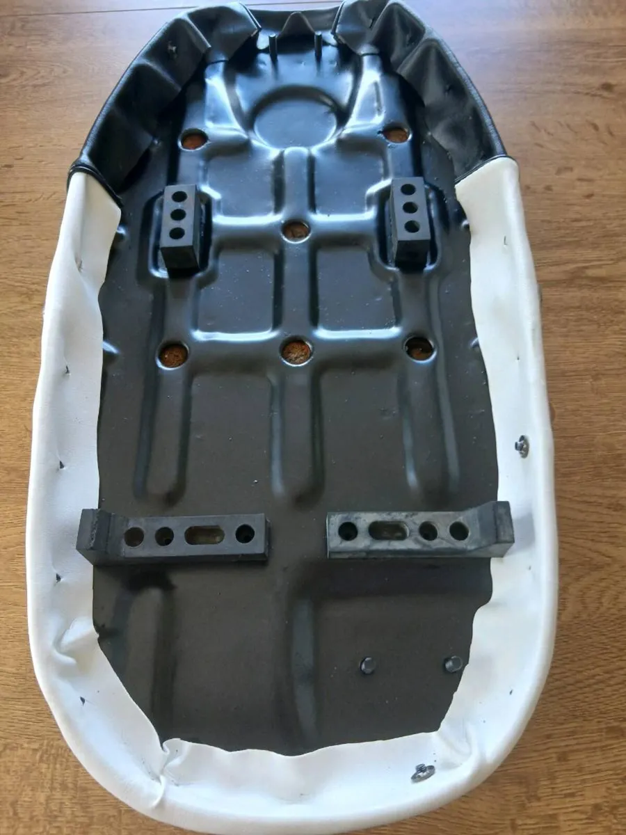 Honda 50 LAC passport seat €140 - Image 2