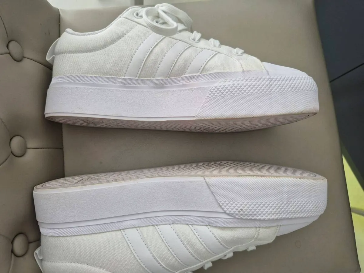 Trainers - Image 2