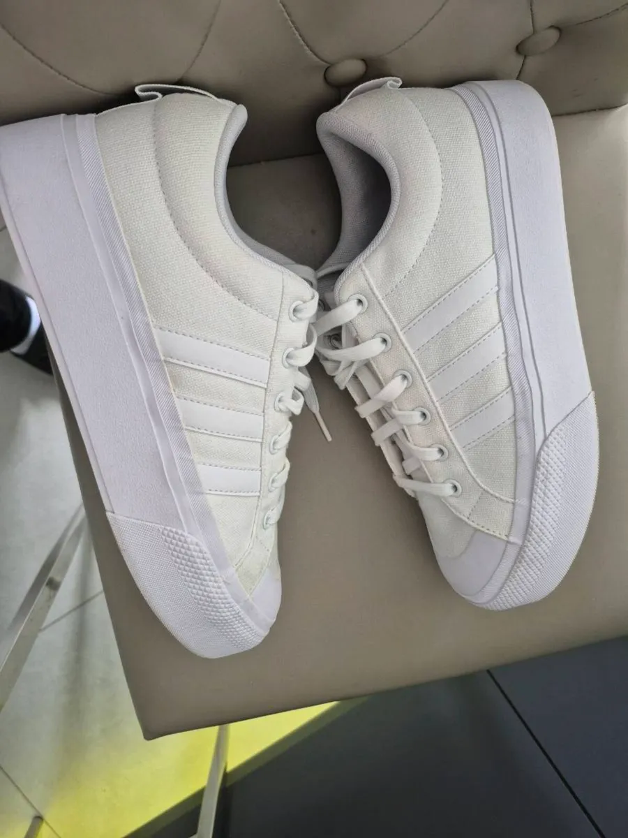 Trainers - Image 3
