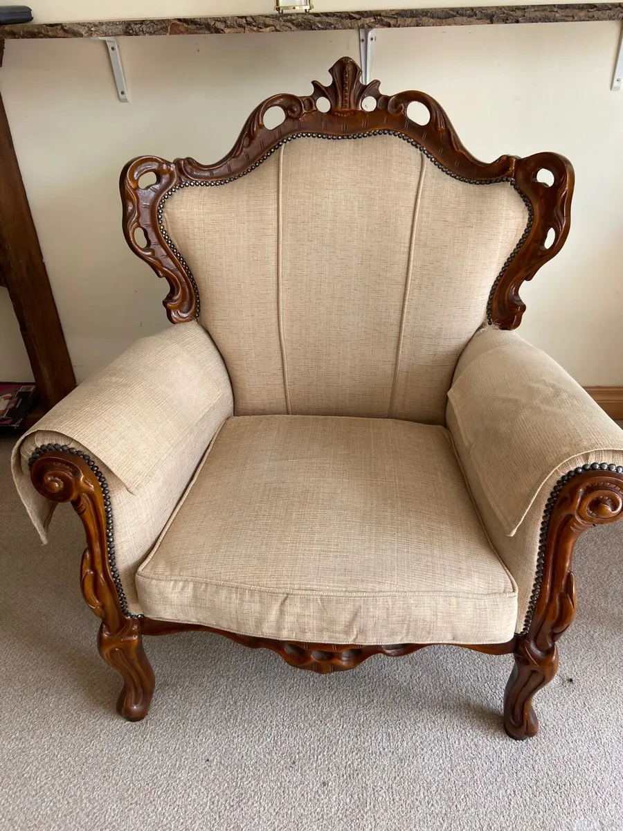 Two seater couch and 2 single matching chairs and - Image 3