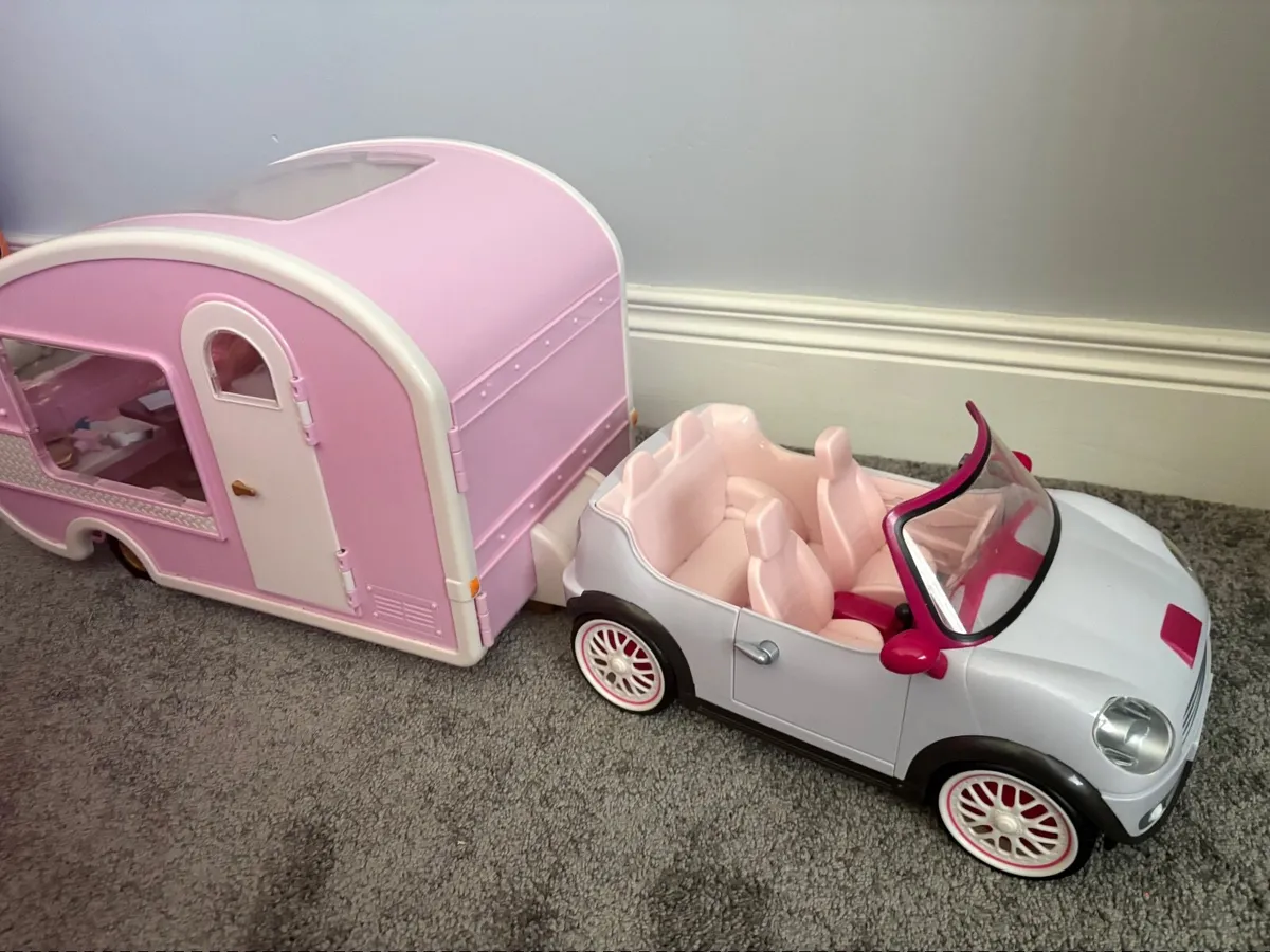 Lori caravan and car - Image 1
