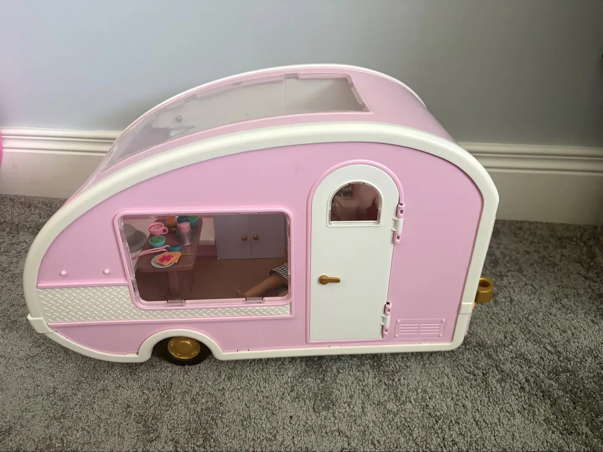 Lori caravan and car - Image 2