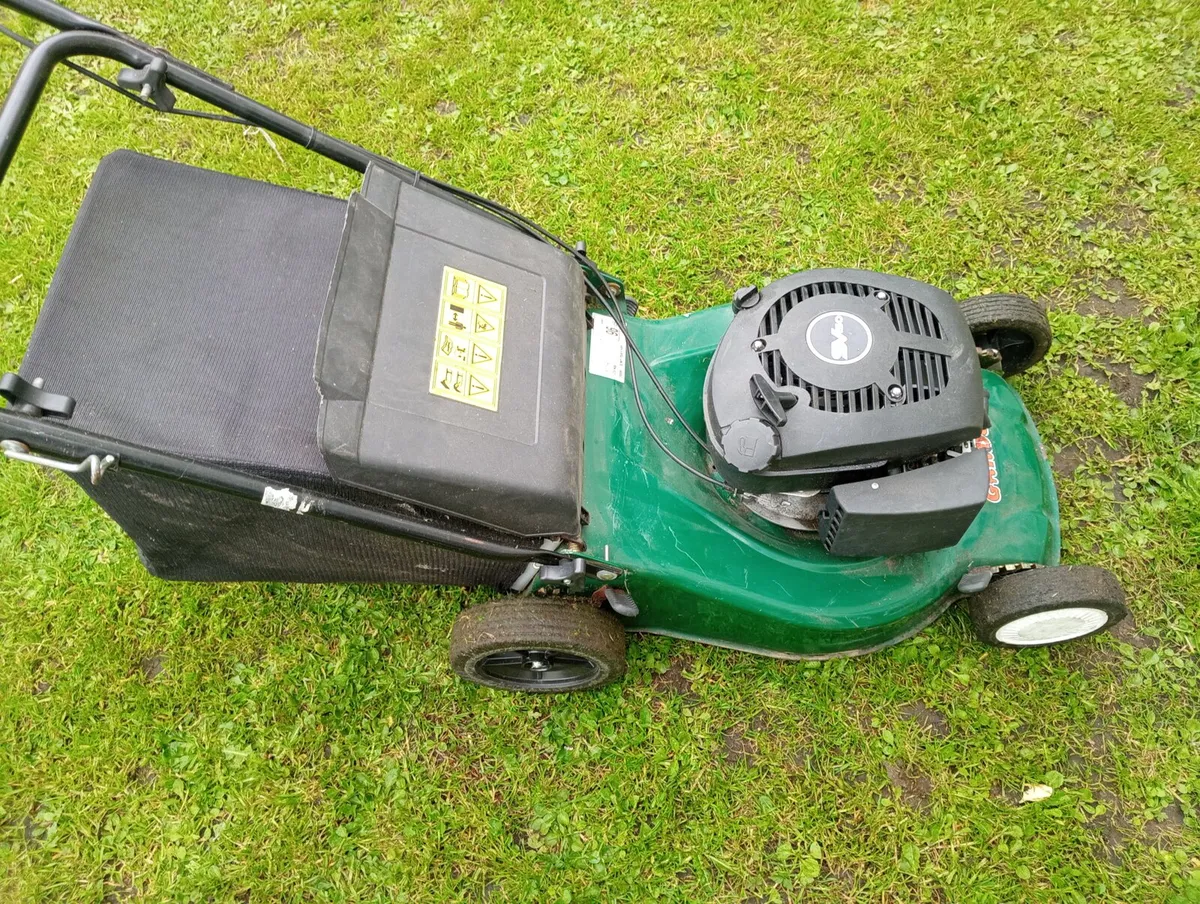 Petrol lawn mower - Image 1