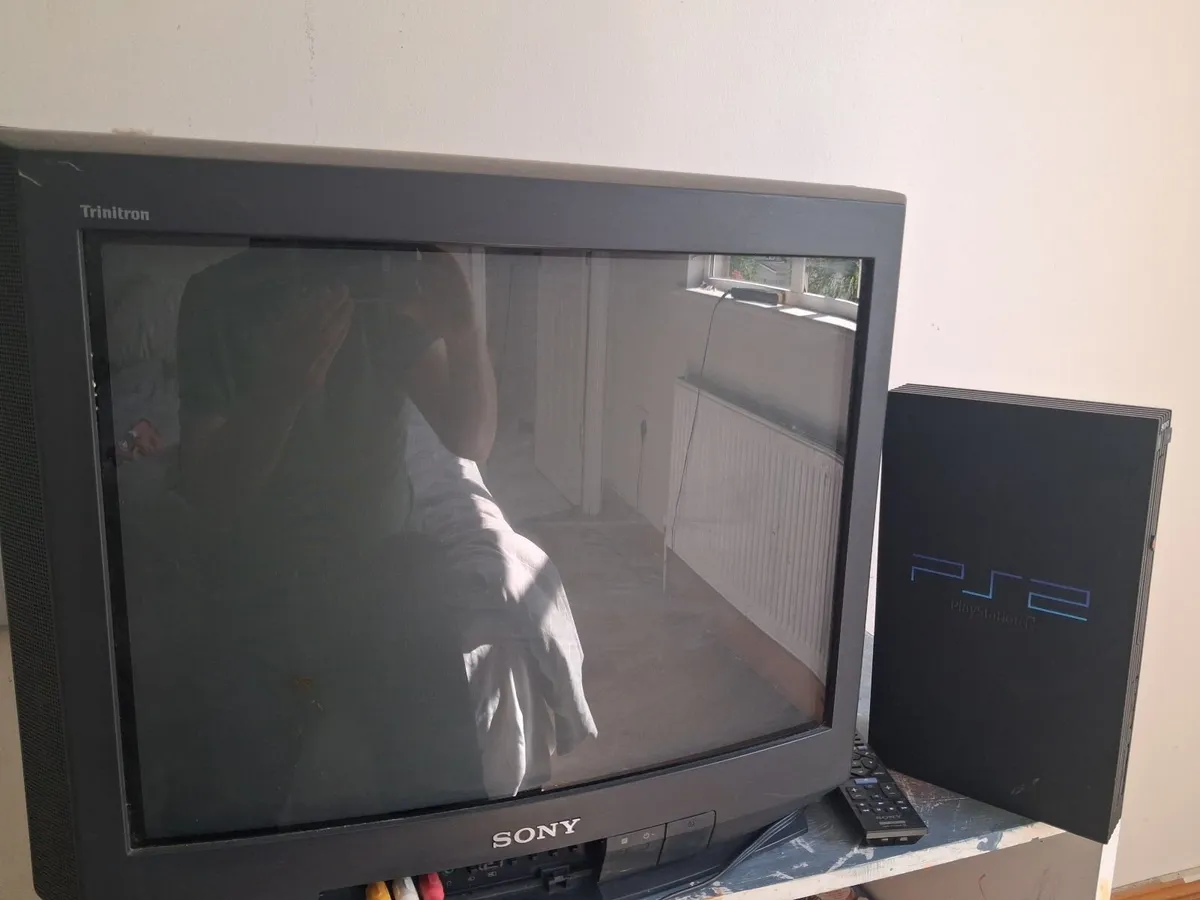 Sony trinitron retro tv and ps 2