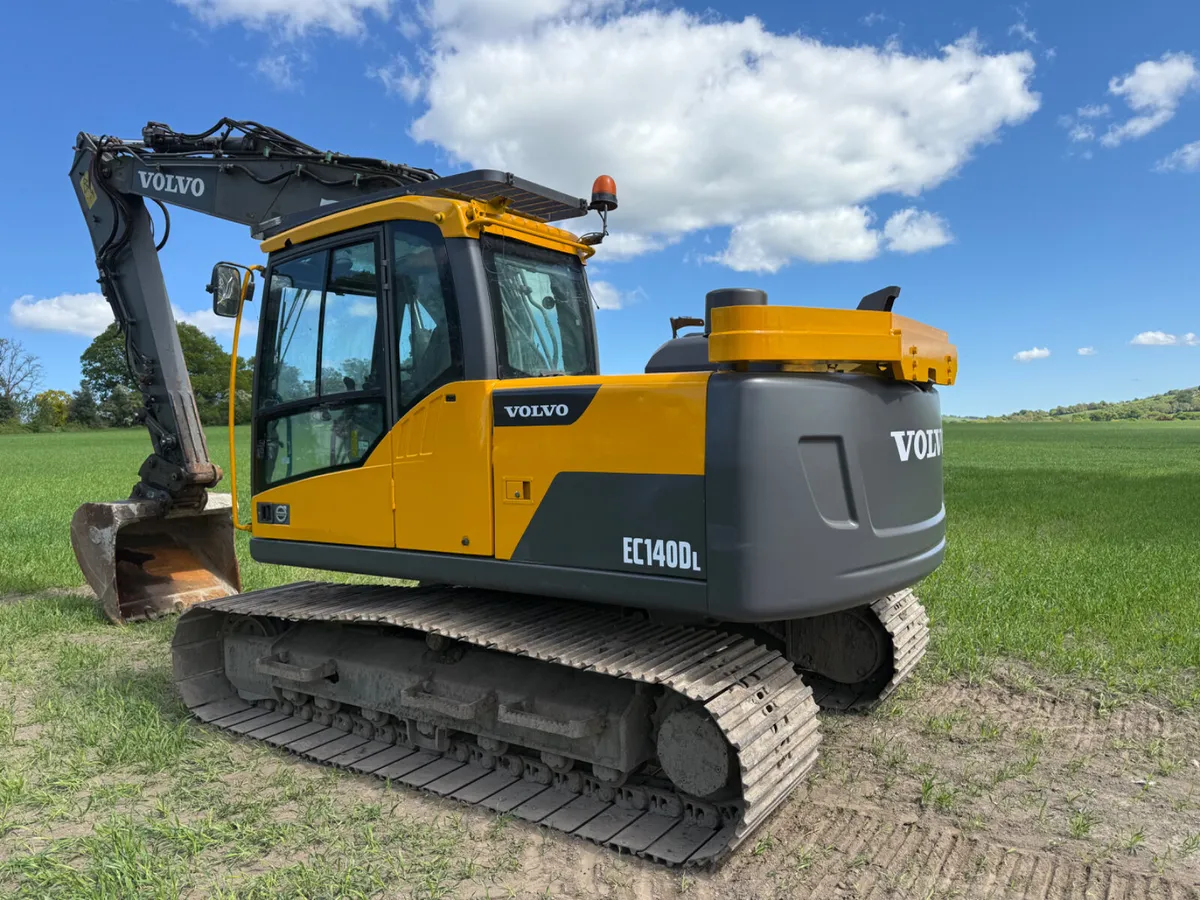 2013 Volvo EC140DL 8600 hours €35950 No Vat - Image 1