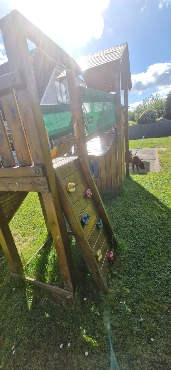 Jungle gym - Image 1