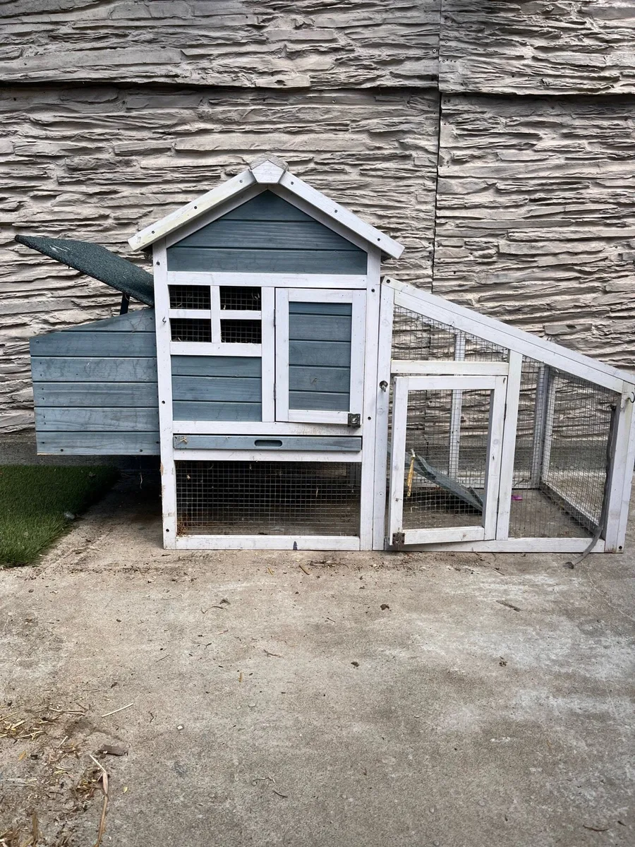 Rabbit house - Image 1