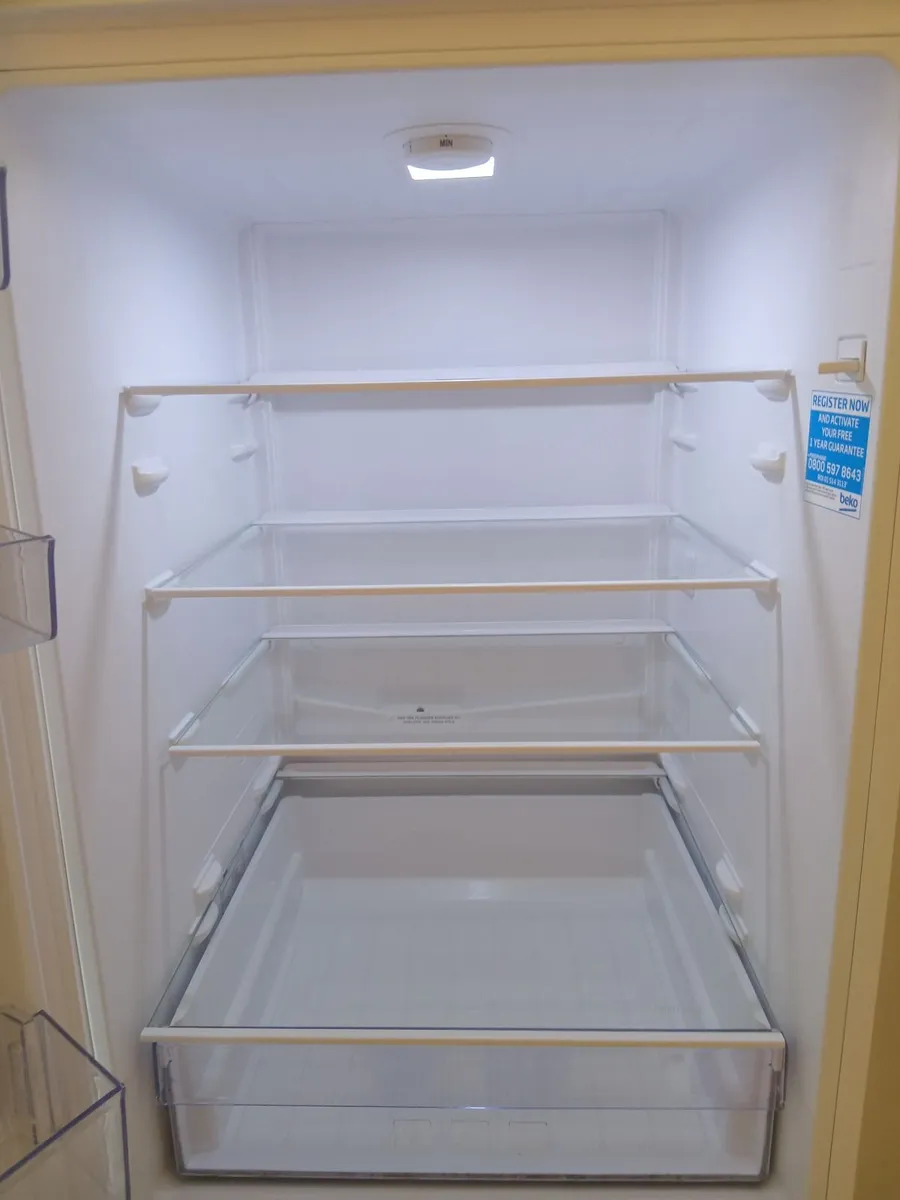 BEKO FRIDGE FREEZER - Image 4