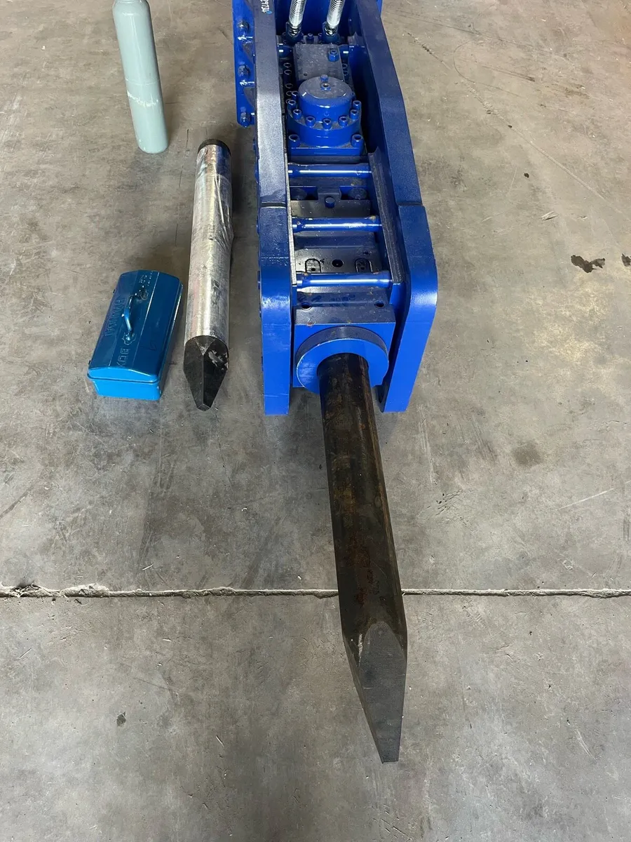 Rock hammer for 20 ton digger - Image 4