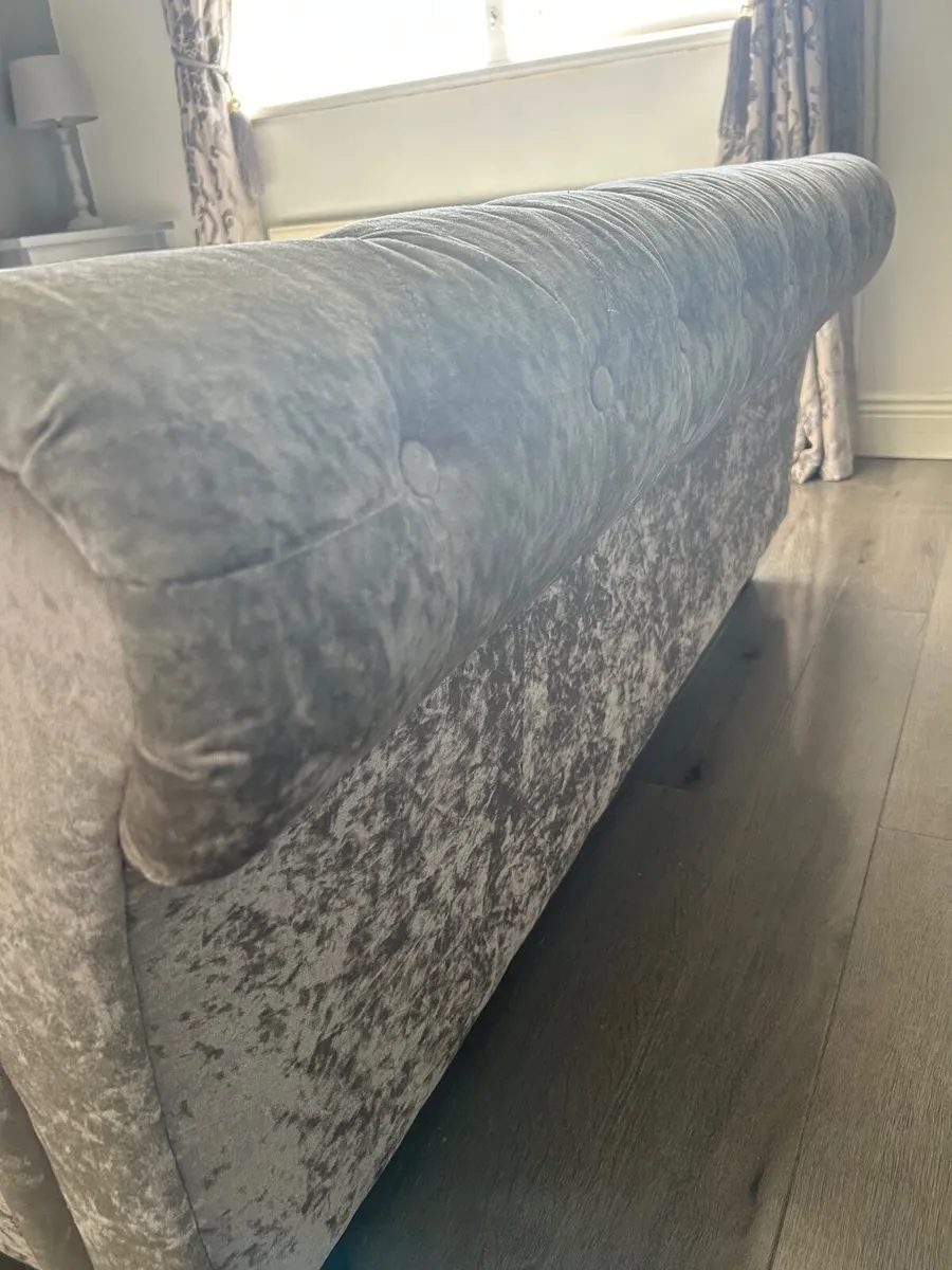 King size bed - Image 2