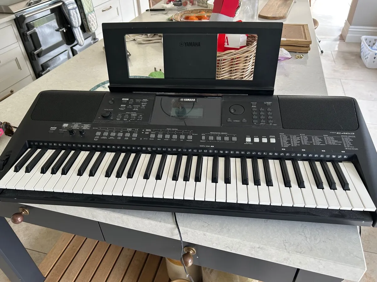 Yamaha keyboard PSR E 463 - Image 1