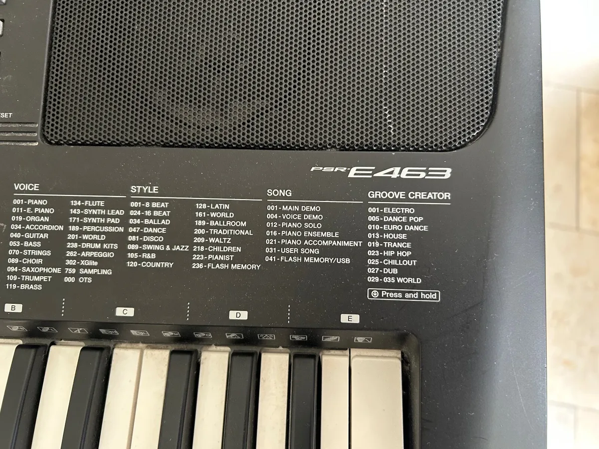Yamaha keyboard PSR E 463 - Image 2