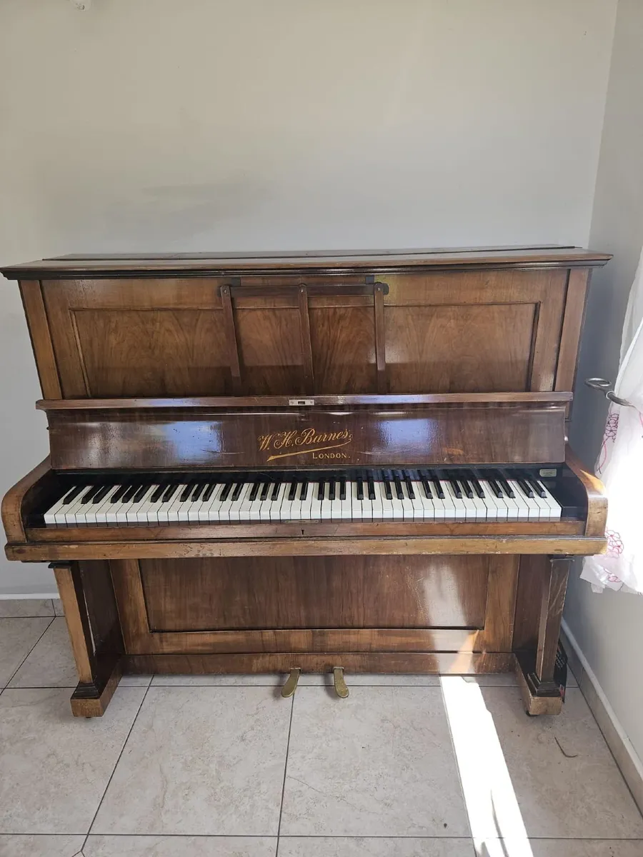 Piano - Image 1