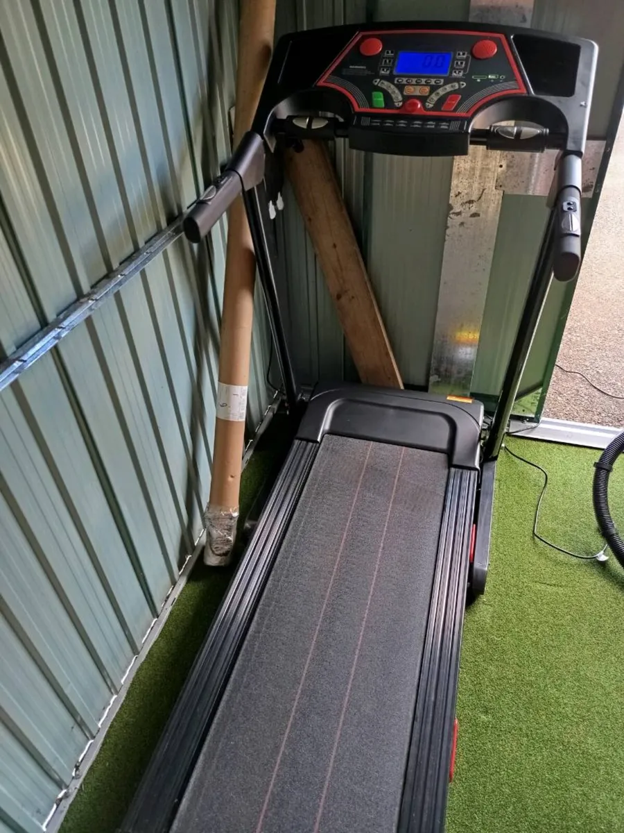 Treadmill - Image 1
