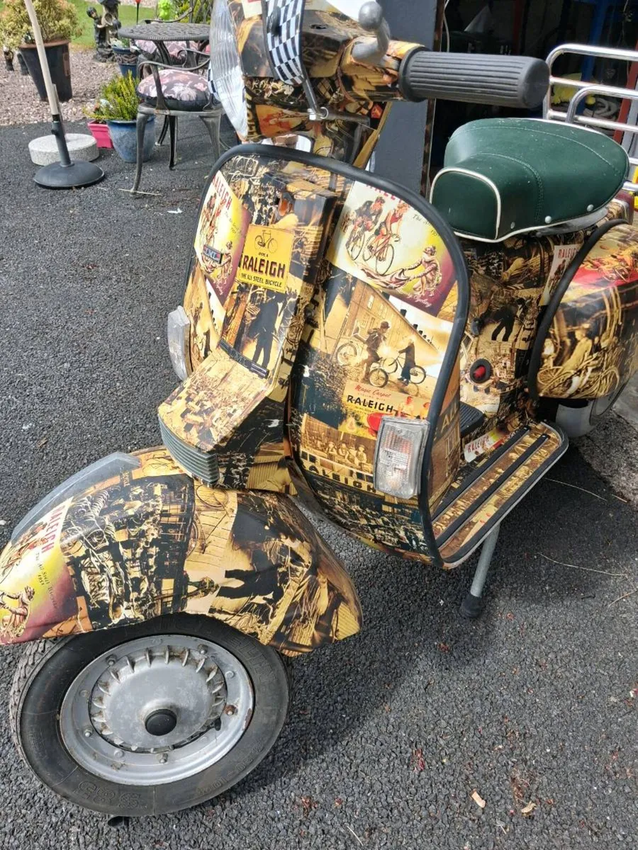 Vespa scooter - Image 4