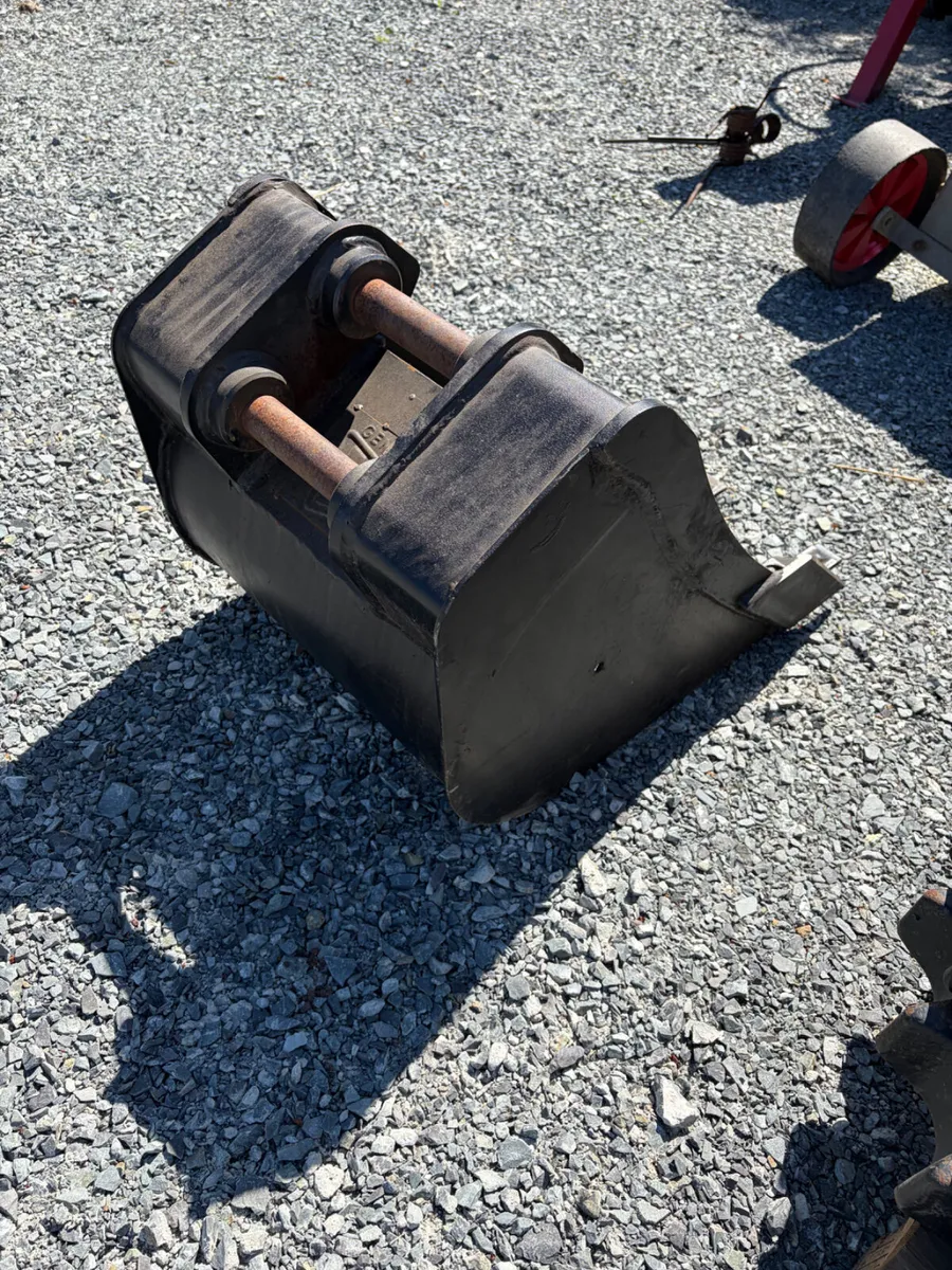 JCB General Purpose Bucket - Image 2