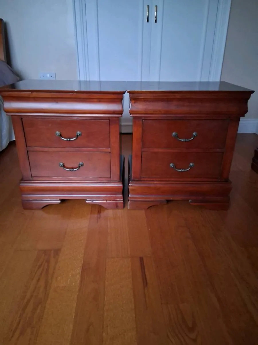 Louis Phillippe Mahogany Bedroom Furniture - Image 2