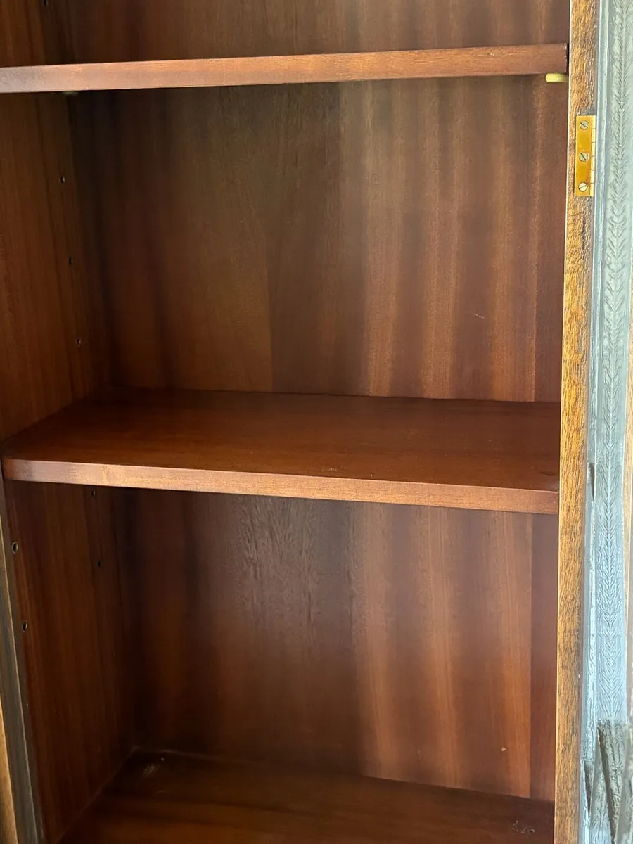 Edwardian reproduction mahogany book case - Image 4