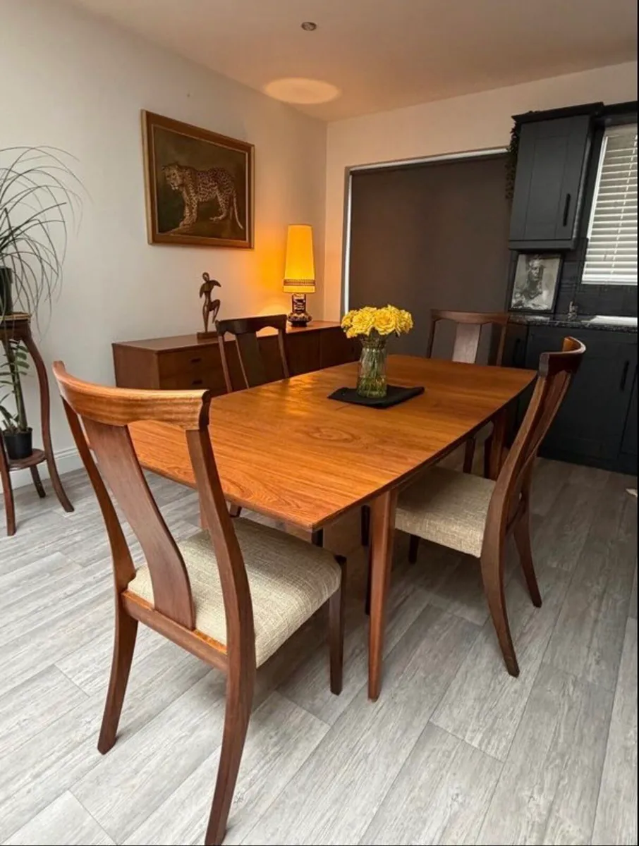 Mid Century Dining Chairs x 4 - Image 1