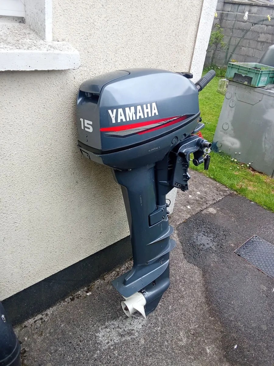 2-stroke outboard YAMAHA -15 hp - Image 1