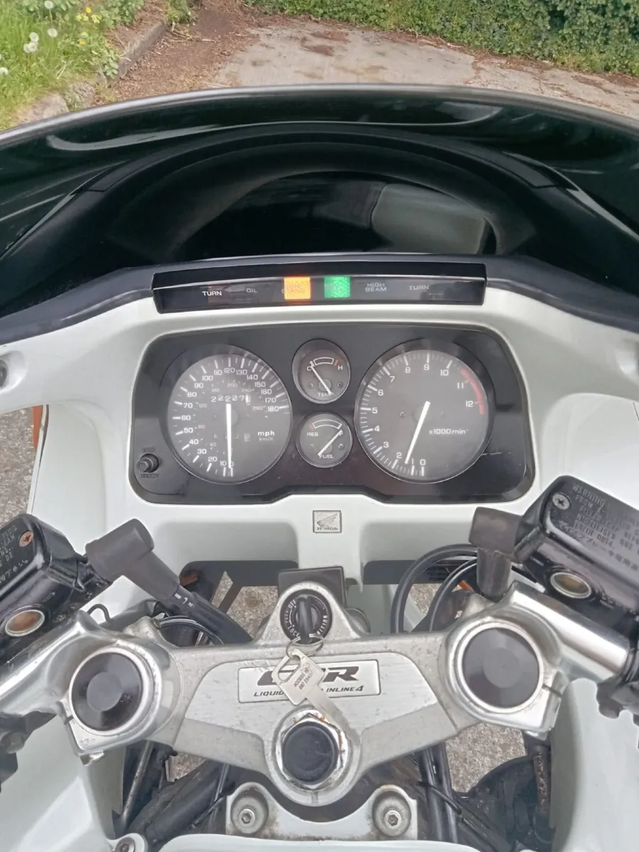 Honda CBR 1000F 1990 - Image 2