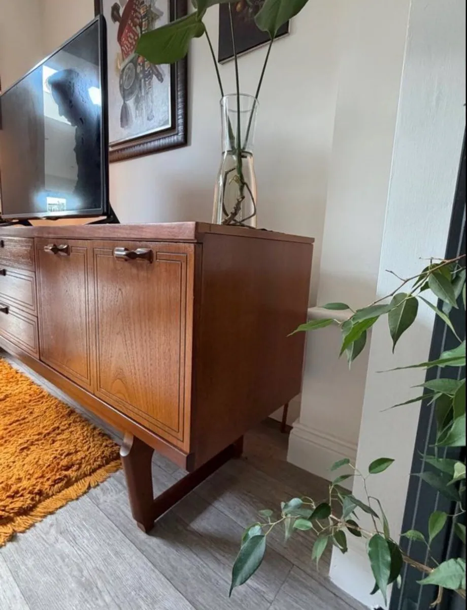 Large Mid Century Sideboard - Image 4