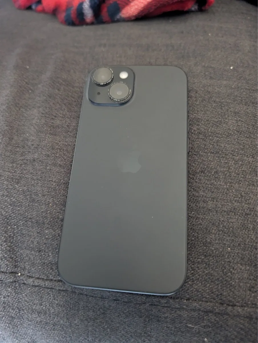 iPhone 15 128GB — Black — Unlocked — €380 - Image 3