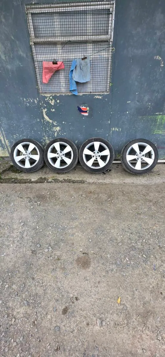 Wheels 17 inch genuine - Image 1