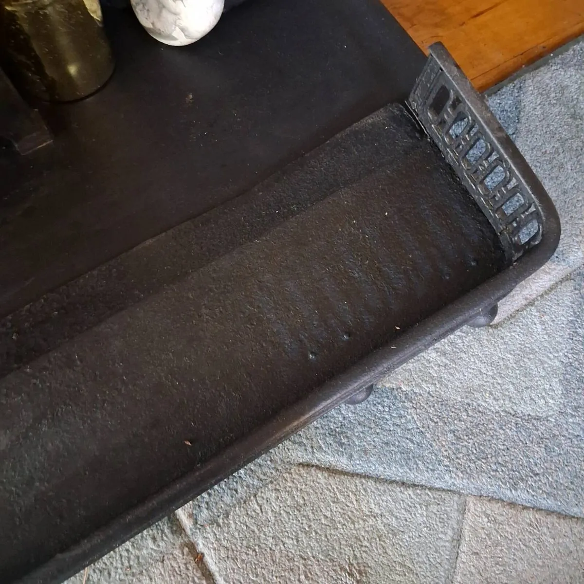 Cast iron fender - Image 3