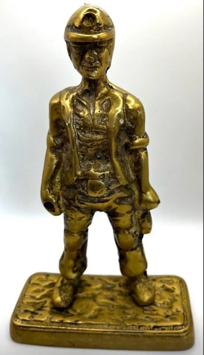 Vintage solid brass figurine - Image 2