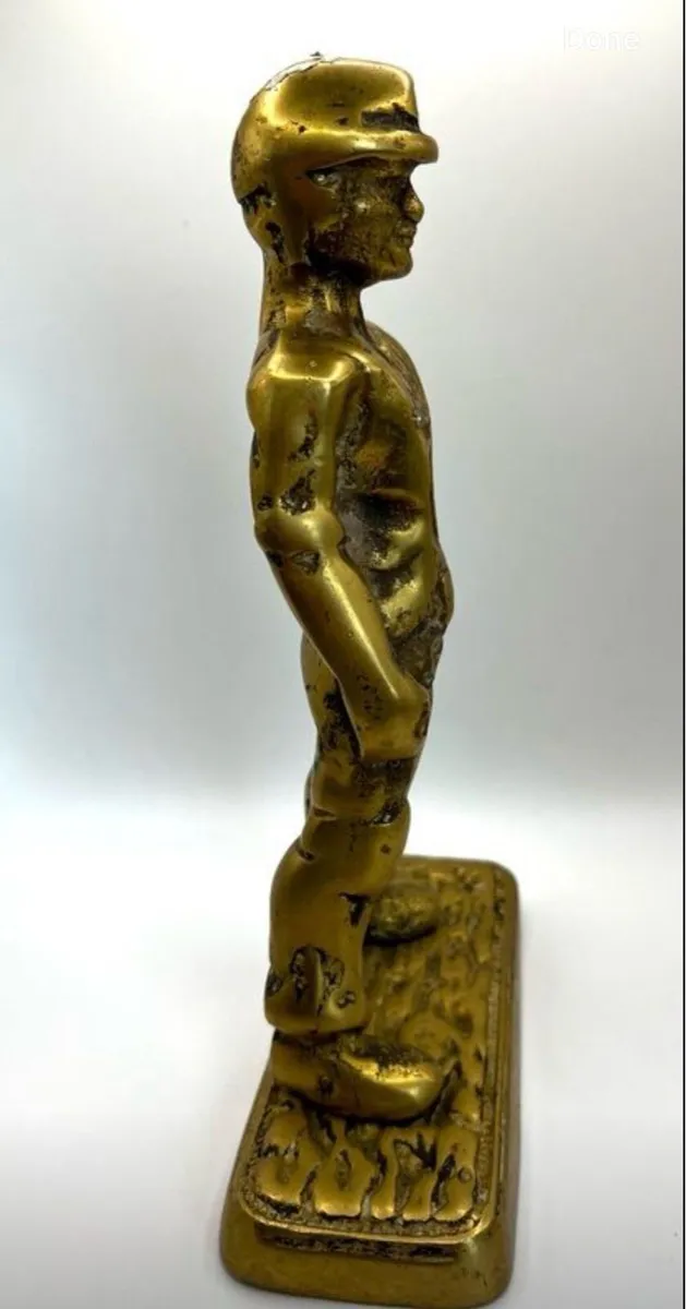 Vintage solid brass figurine - Image 4
