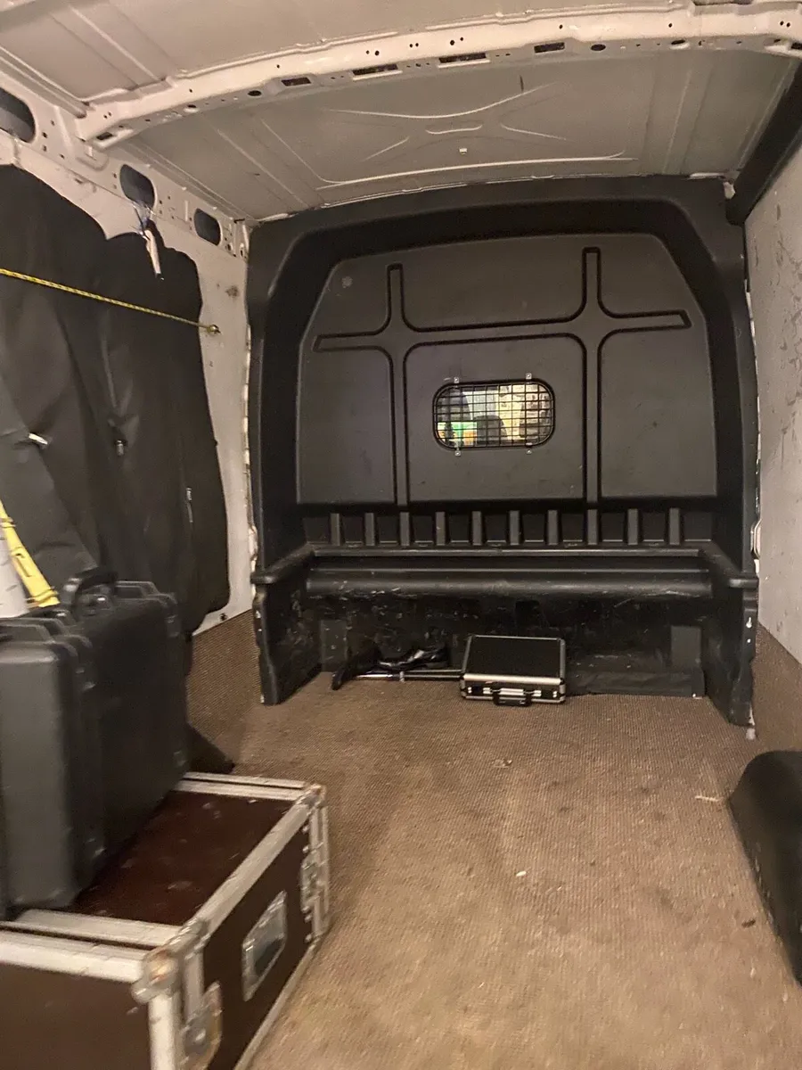 Ford Transit crew cab - Image 3