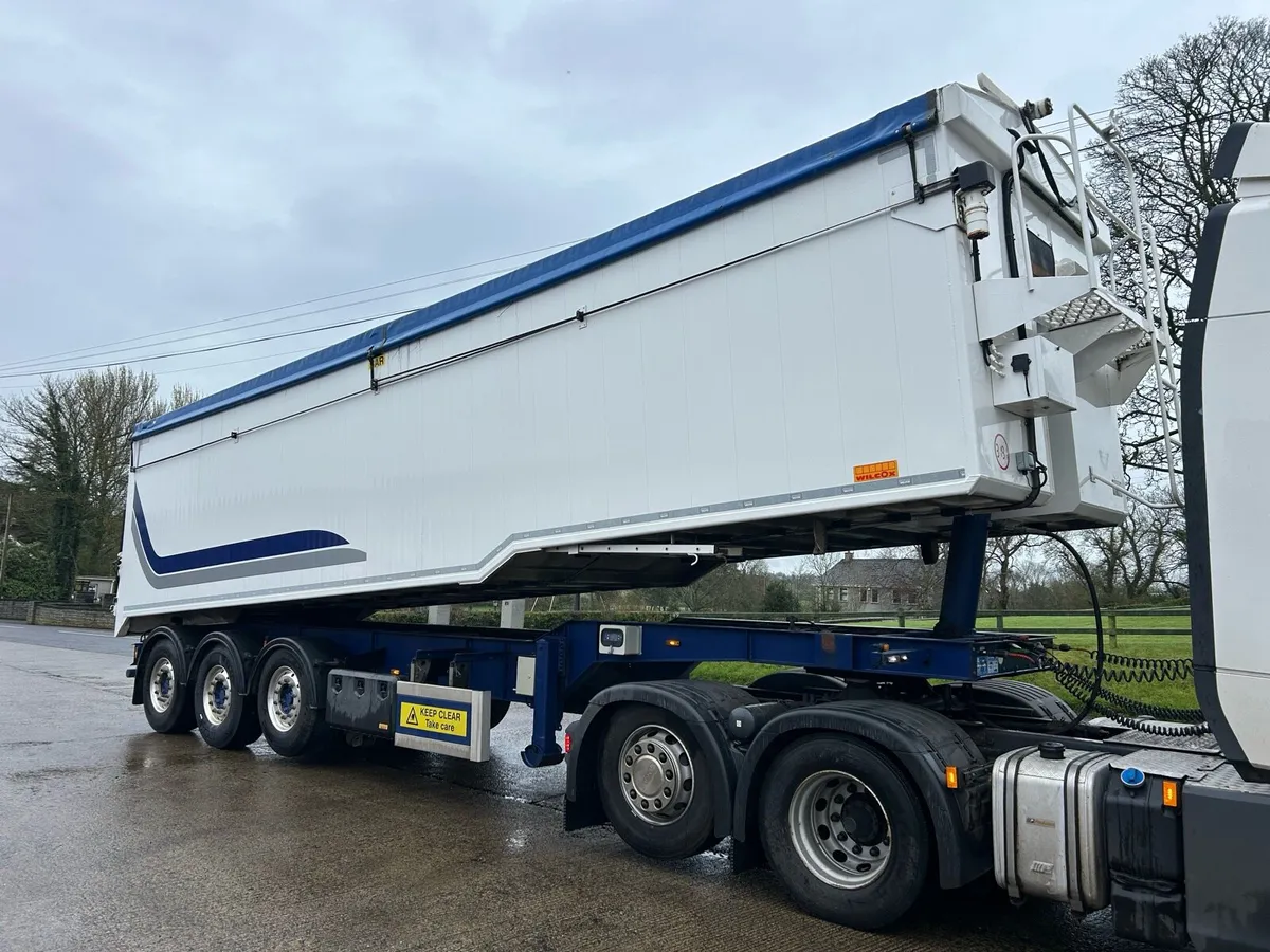 Tipping trailer - Image 1