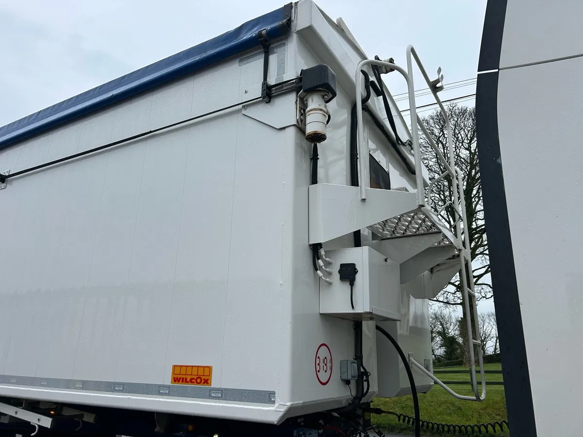 Tipping trailer - Image 2