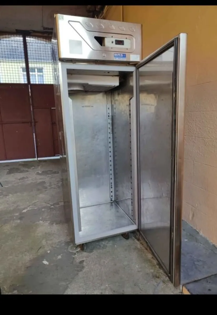 fridge - Image 3