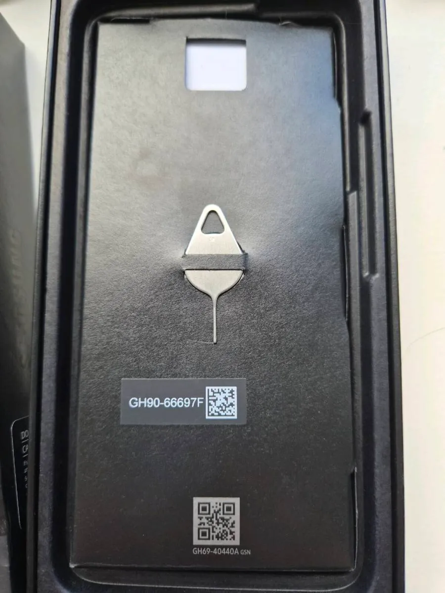 Samsung Galaxy S22 5G 128GB - Image 4