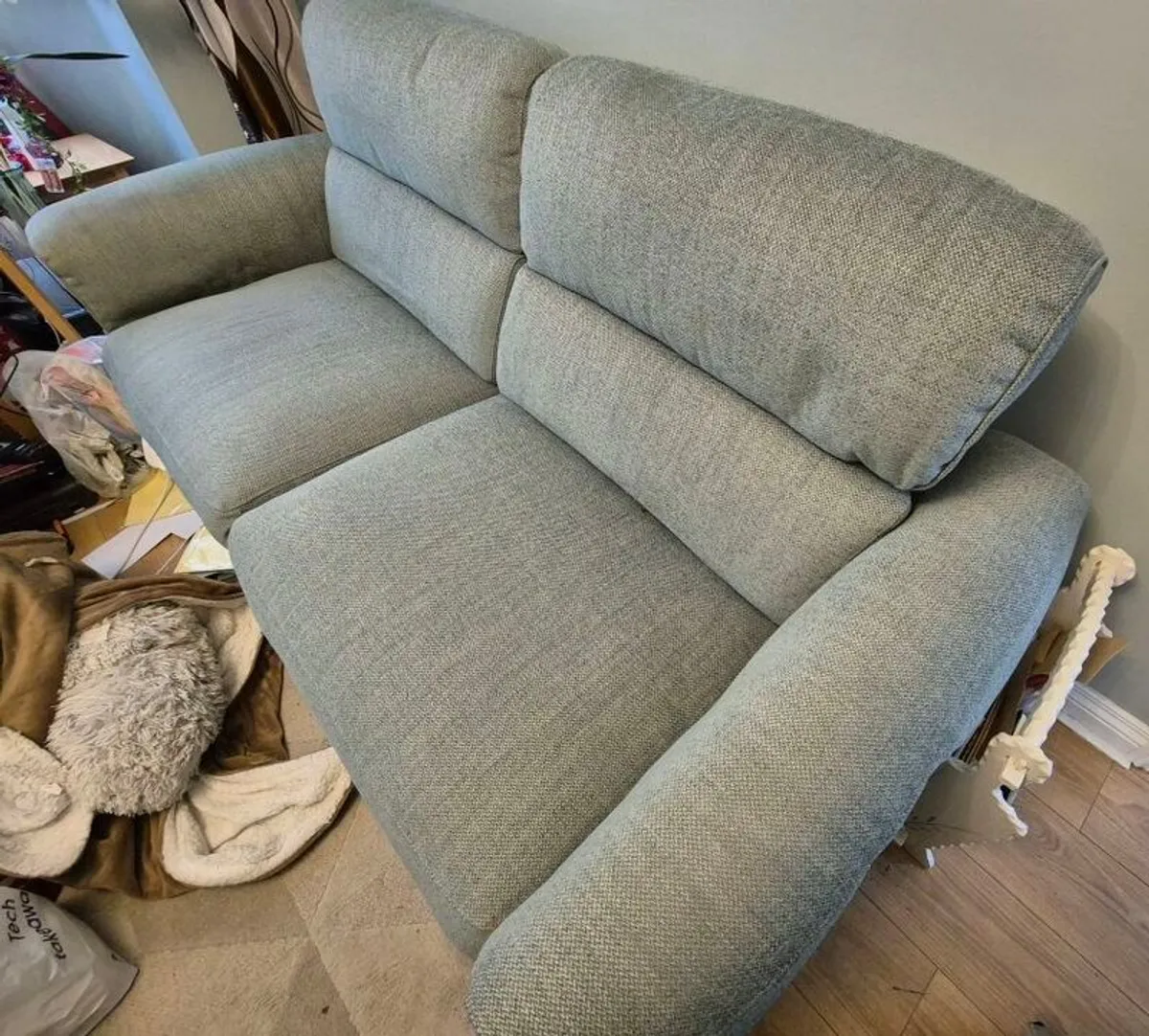 Power recliner 2.5 and 1 seater couch and armchair - Image 4
