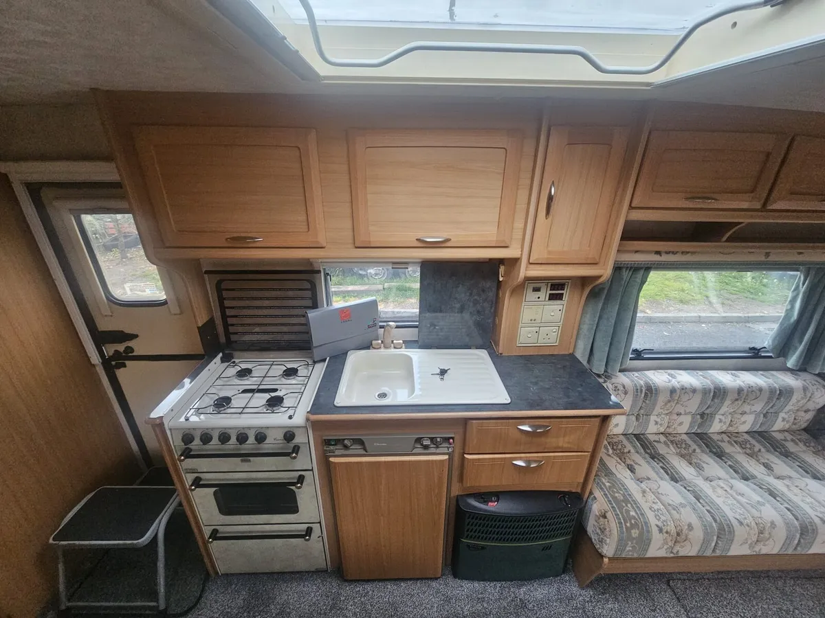 Caravan - Image 4