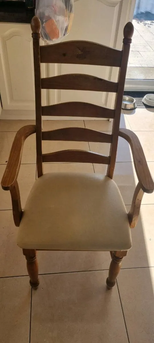 Set of 6 chairs - Image 1