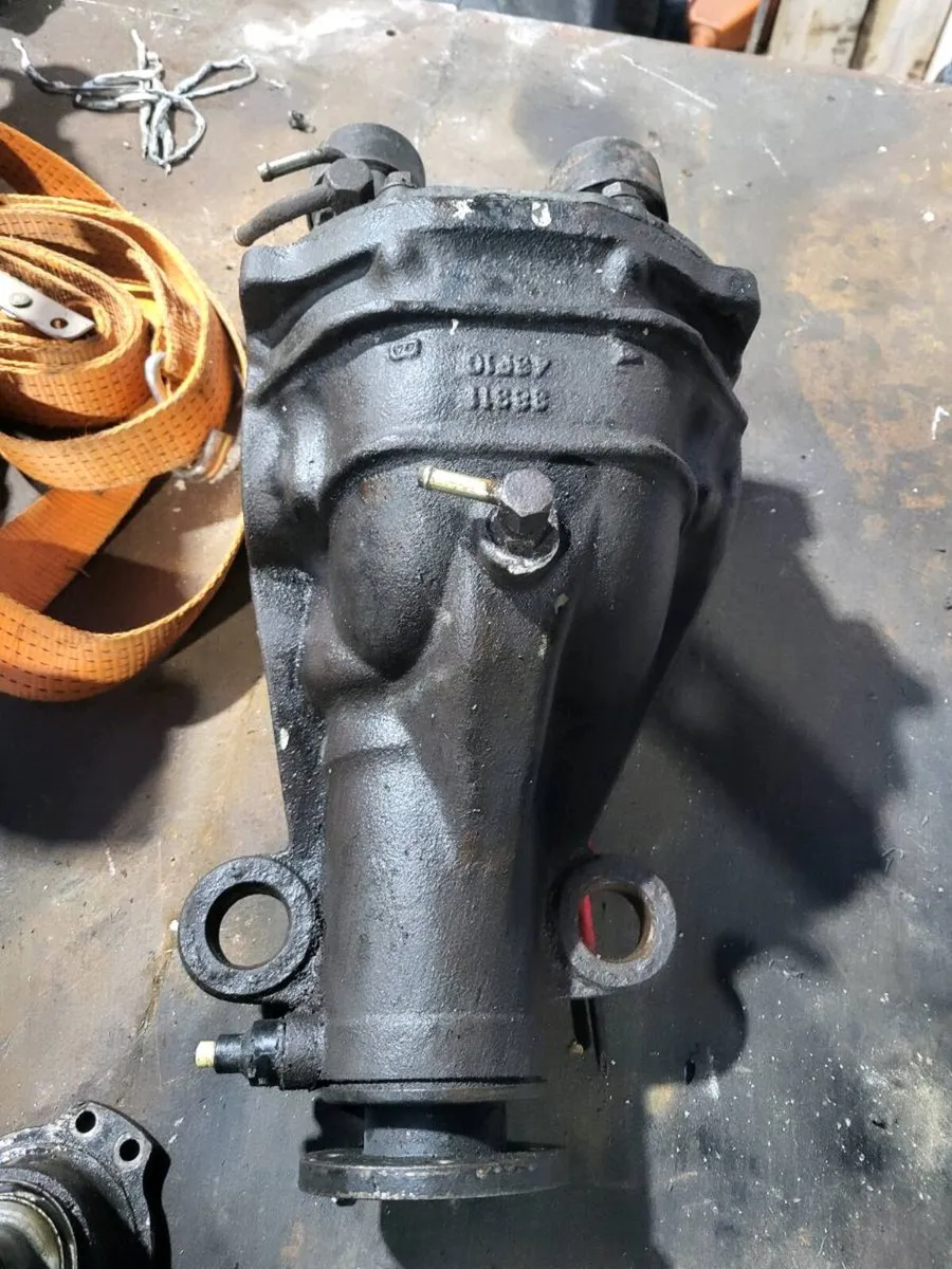 Nissan parts - Image 1