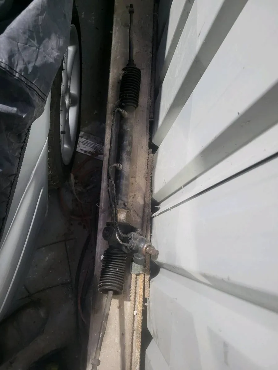 Nissan parts - Image 3