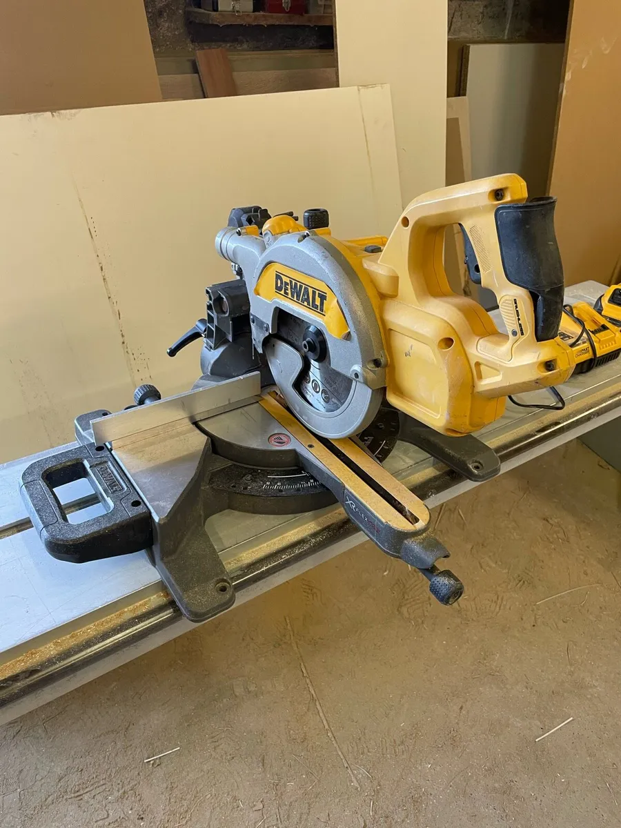 Cordless 215mm DeWalt chop saw - Image 1