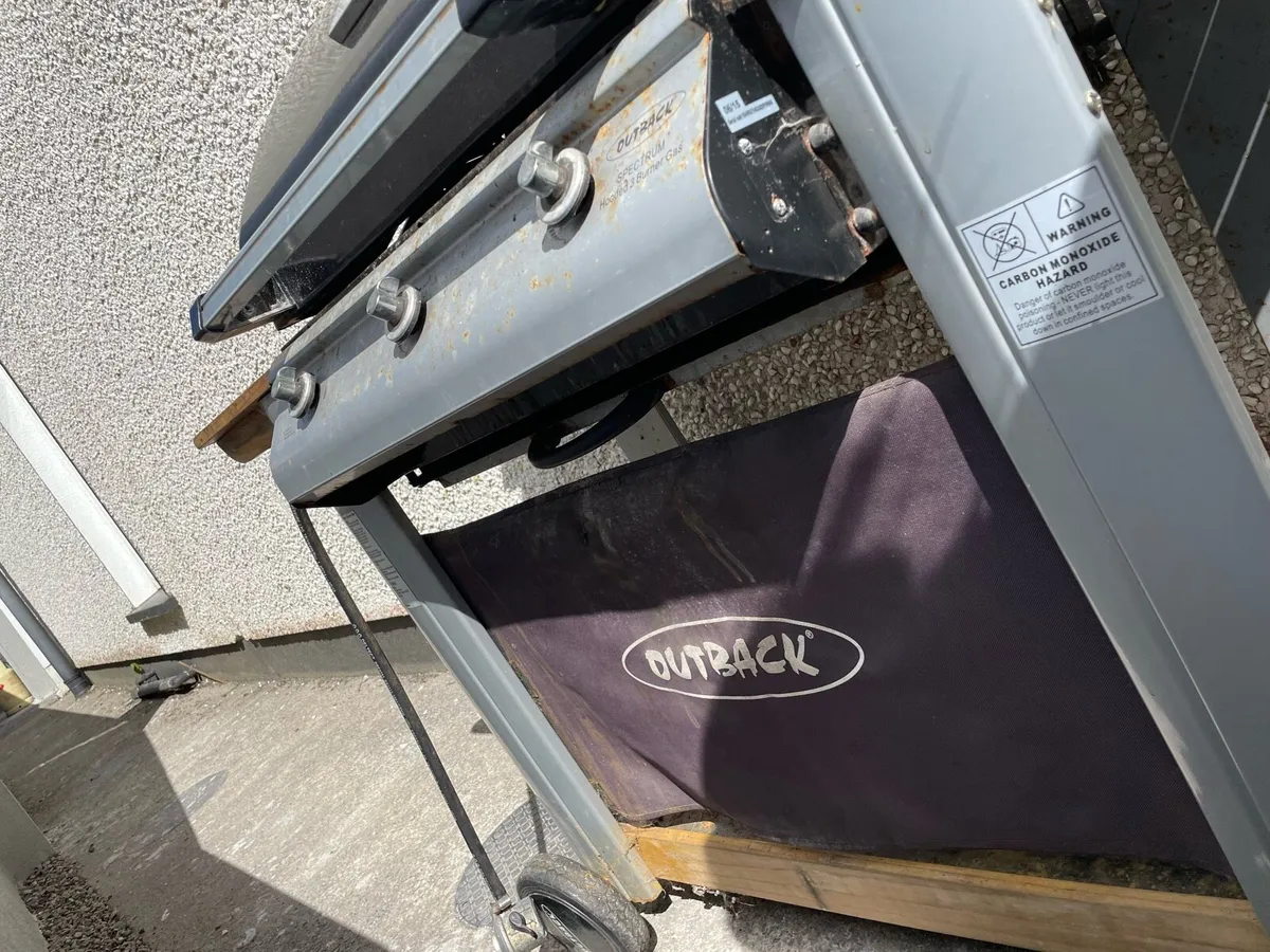 3 burner outback gas barbecue - Image 2