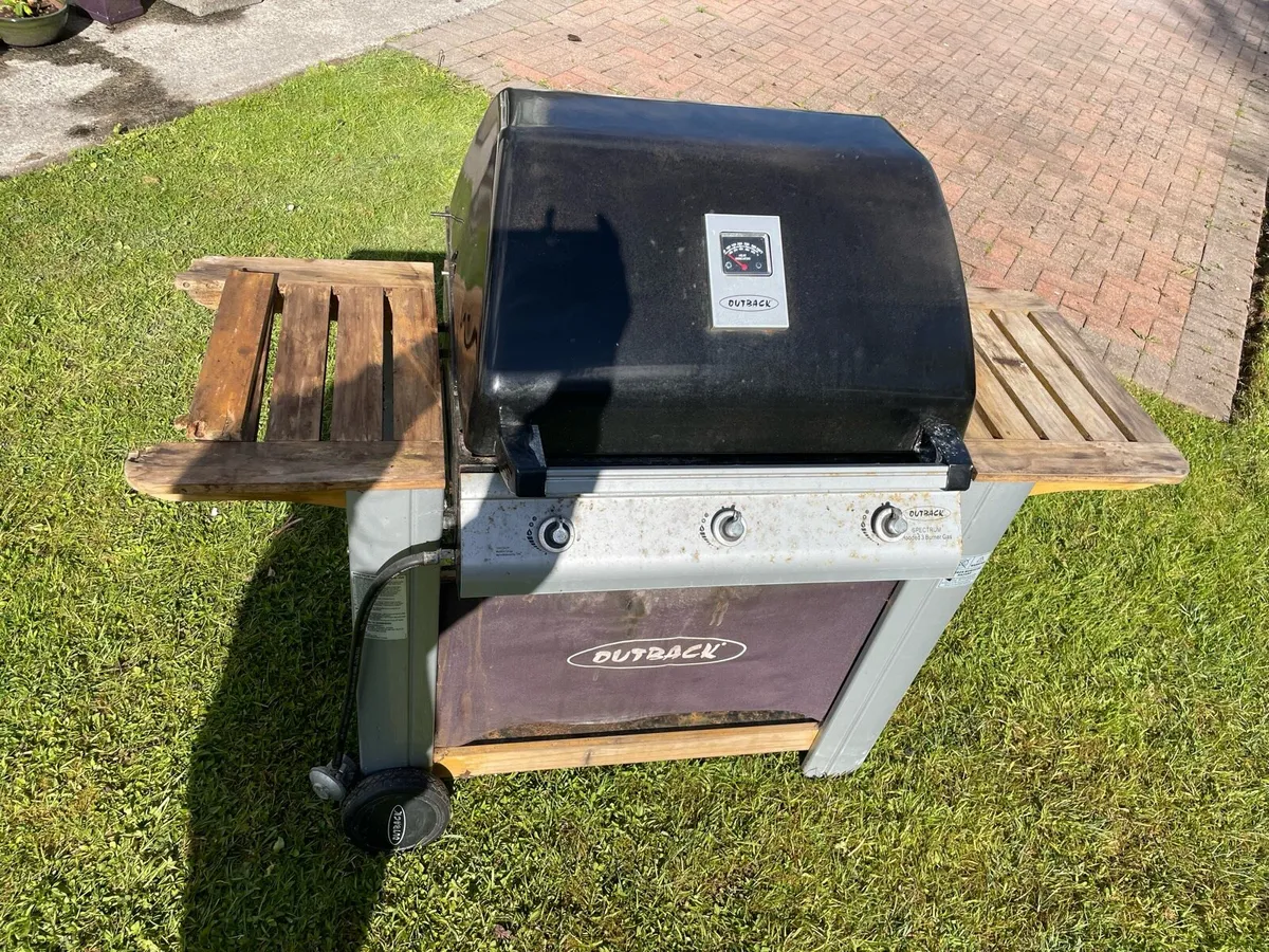 3 burner outback gas barbecue - Image 3