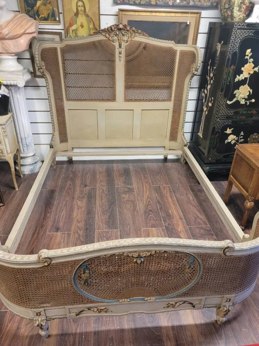 Louis XVI Swag Roses Rattan Bed Frame,King size. - Image 1