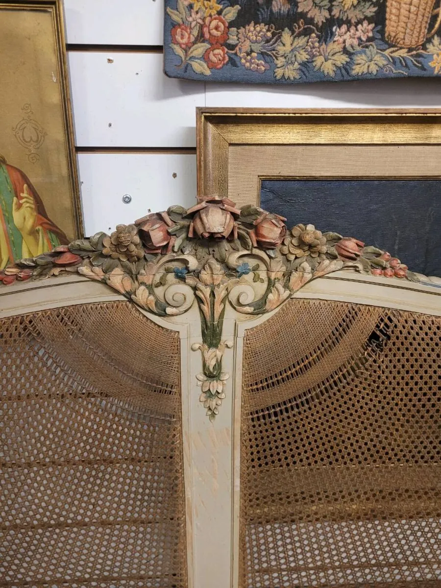 Louis XVI Swag Roses Rattan Bed Frame,King size. - Image 2