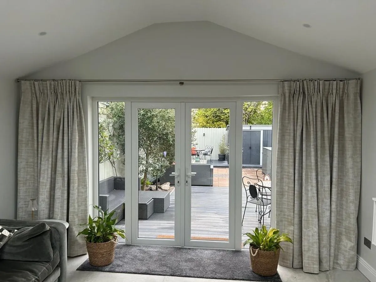 Brand new curtains - Image 2