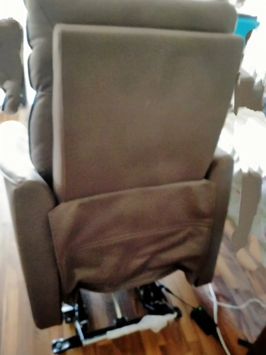 Grey Zayn Lift and Rise Recliner - Image 4